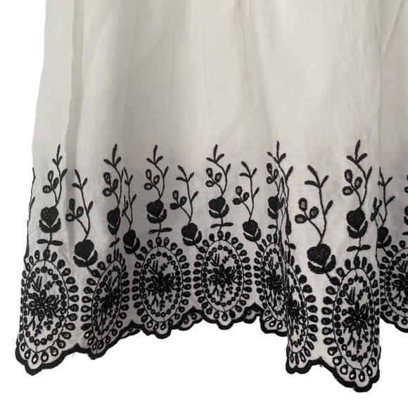 GAP White Embroidered Tank Top - Girls 12 Years Old - Picture 2 of 4